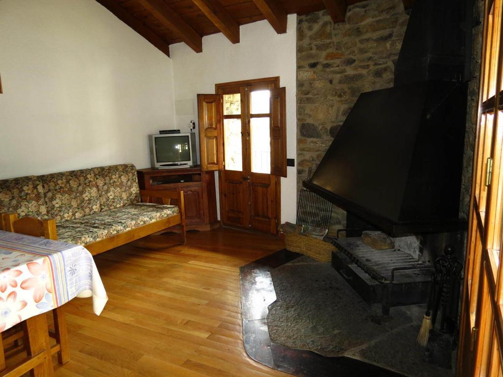 Hostal Cal Pastor Fornells de la Montaña Exterior foto