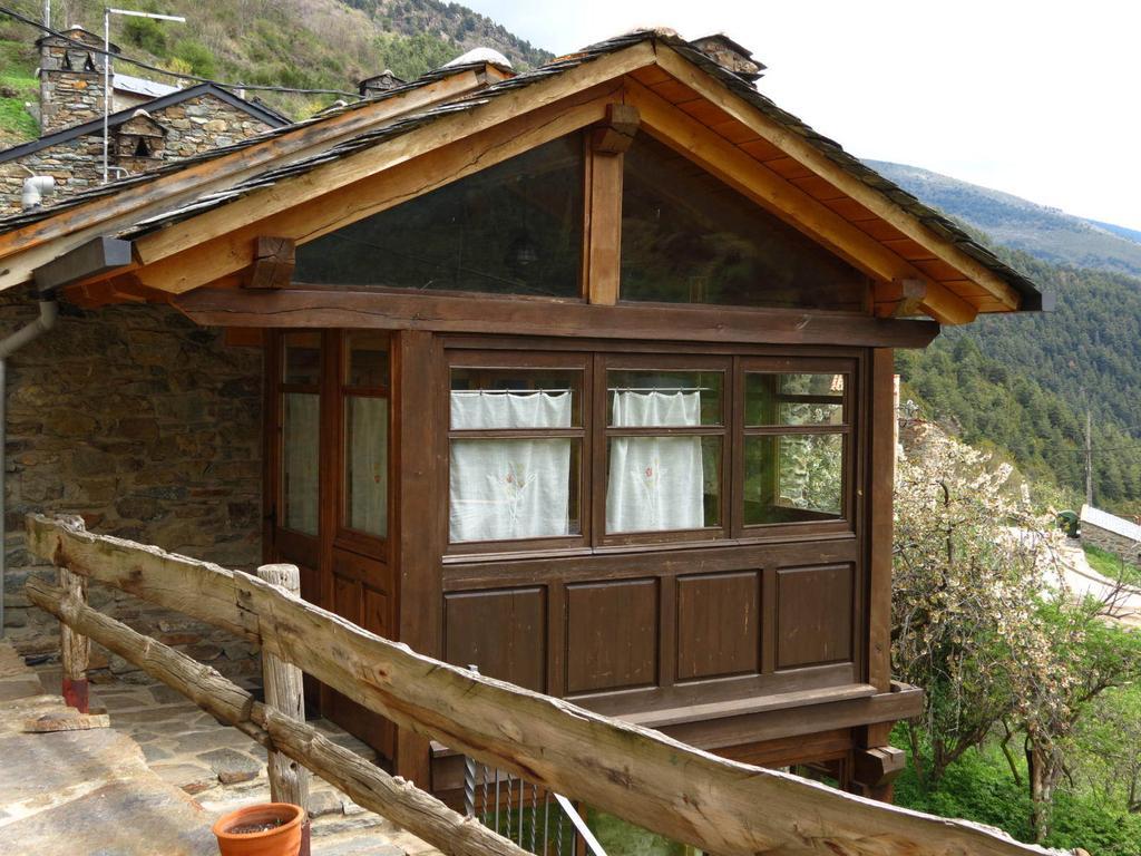 Hostal Cal Pastor Fornells de la Montaña Exterior foto