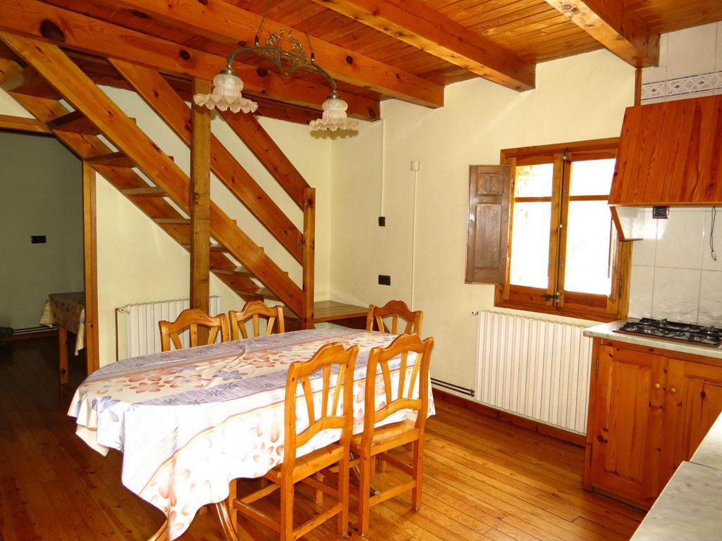Hostal Cal Pastor Fornells de la Montaña Habitación foto