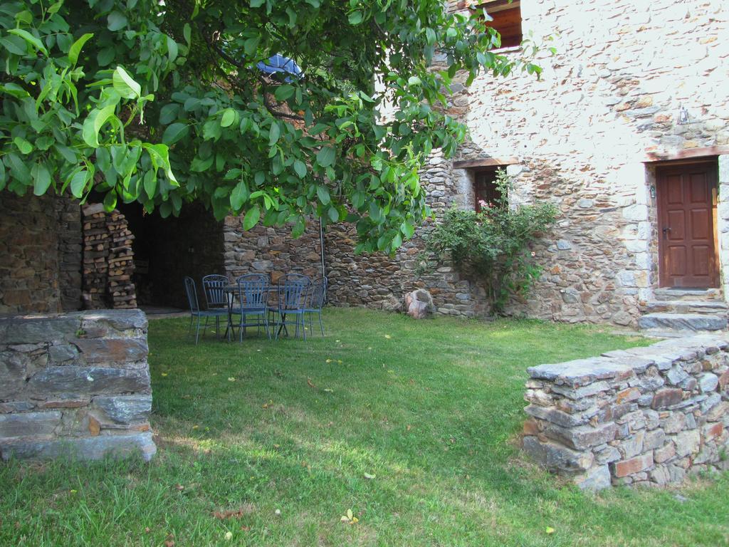 Hostal Cal Pastor Fornells de la Montaña Exterior foto